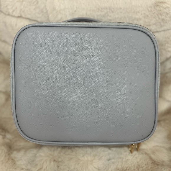 Cilantro make up travel bag in light silver/grey - Picture 6 of 12